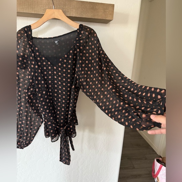 Ann Taylor|Boho floral sheer black long sleeve blouse with tie waist•Oversized - Picture 6 of 13